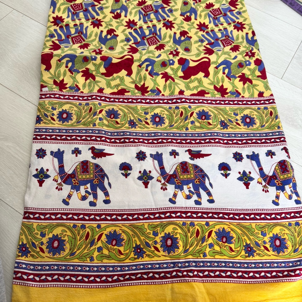 Large Elephant Print Cotton Textile Tapestry Bedspread Throw – Hand Block Style - Picture 2 of 2